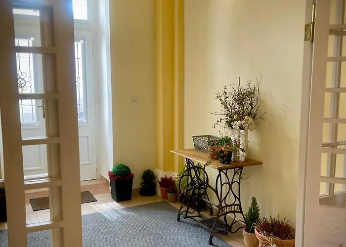Frank Apartment *