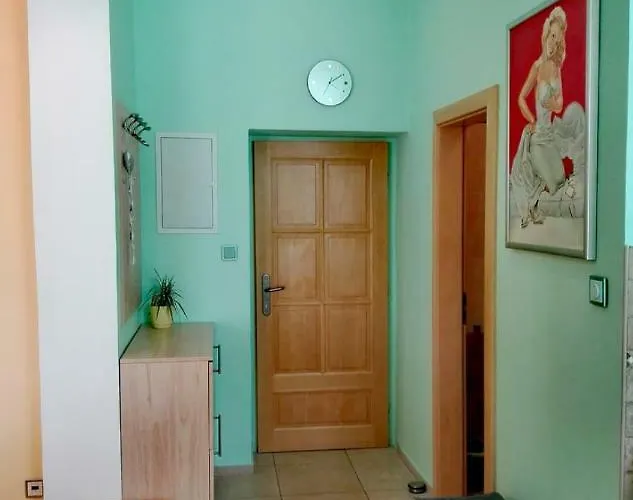 Frank Apartment