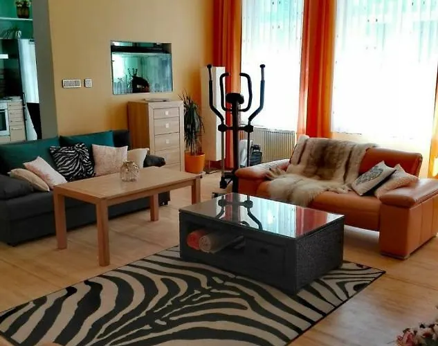 Frank Apartment