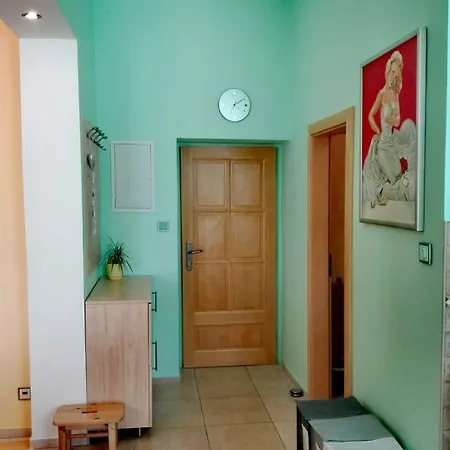 Frank Apartment